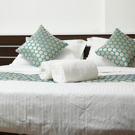 Puthens Clifton Inn Коттаям Екстер'єр фото